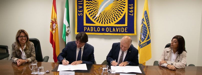 El Colegio Oficial de Químicos de Sevilla y La Universidad Pablo de Olavide firman un acuerdo para impartir microcredenciales de forma conjunta