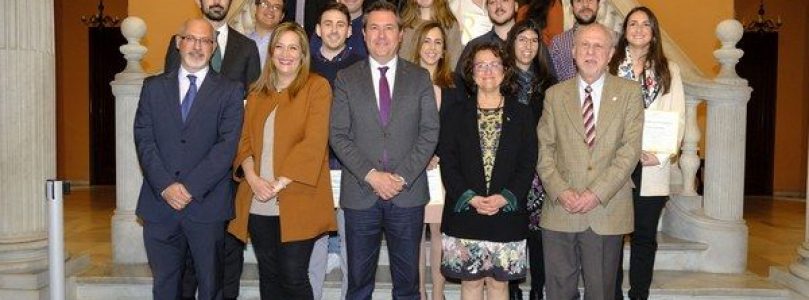 El VI Premio Joven a la Cultura Científica reconoce la labor investigadora de jóvenes de Sevilla y centros educativos